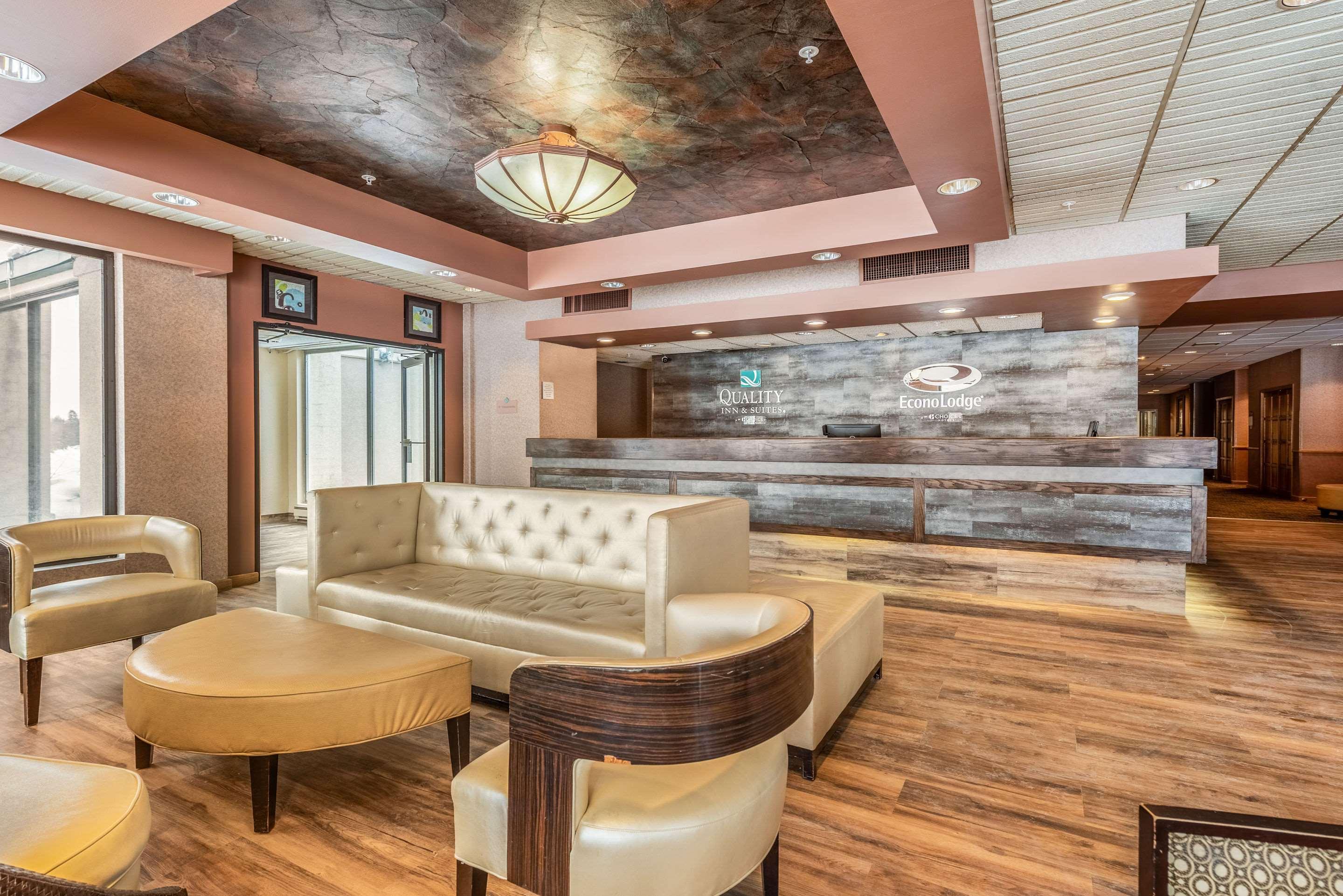 Quality Inn & Suites Brainerd Buitenkant foto